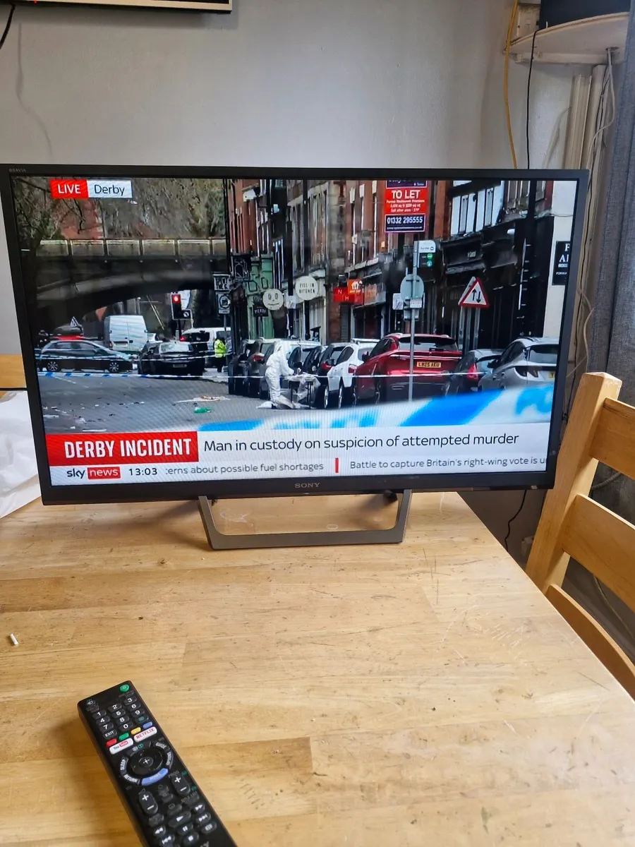 Sony 32in smart tv - Image 2