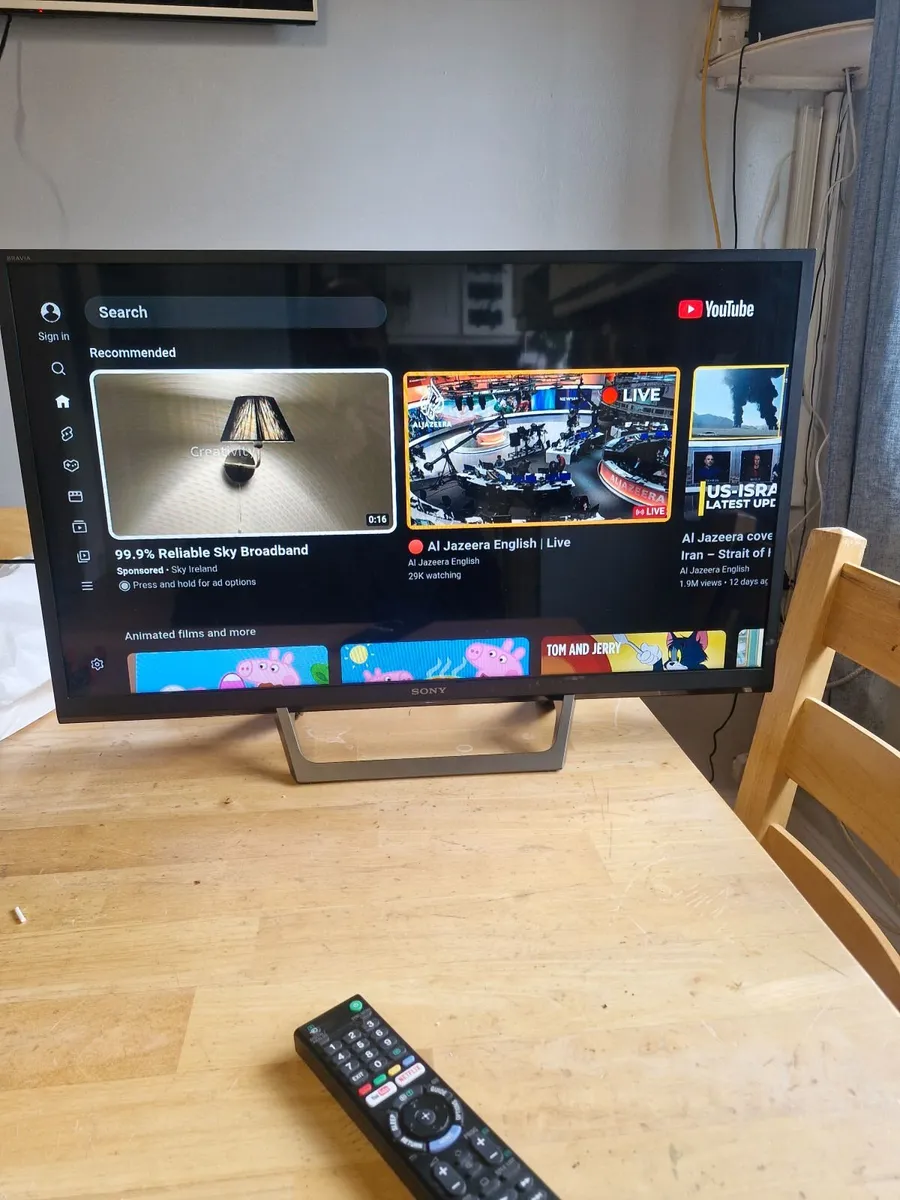 Sony 32in smart tv - Image 4