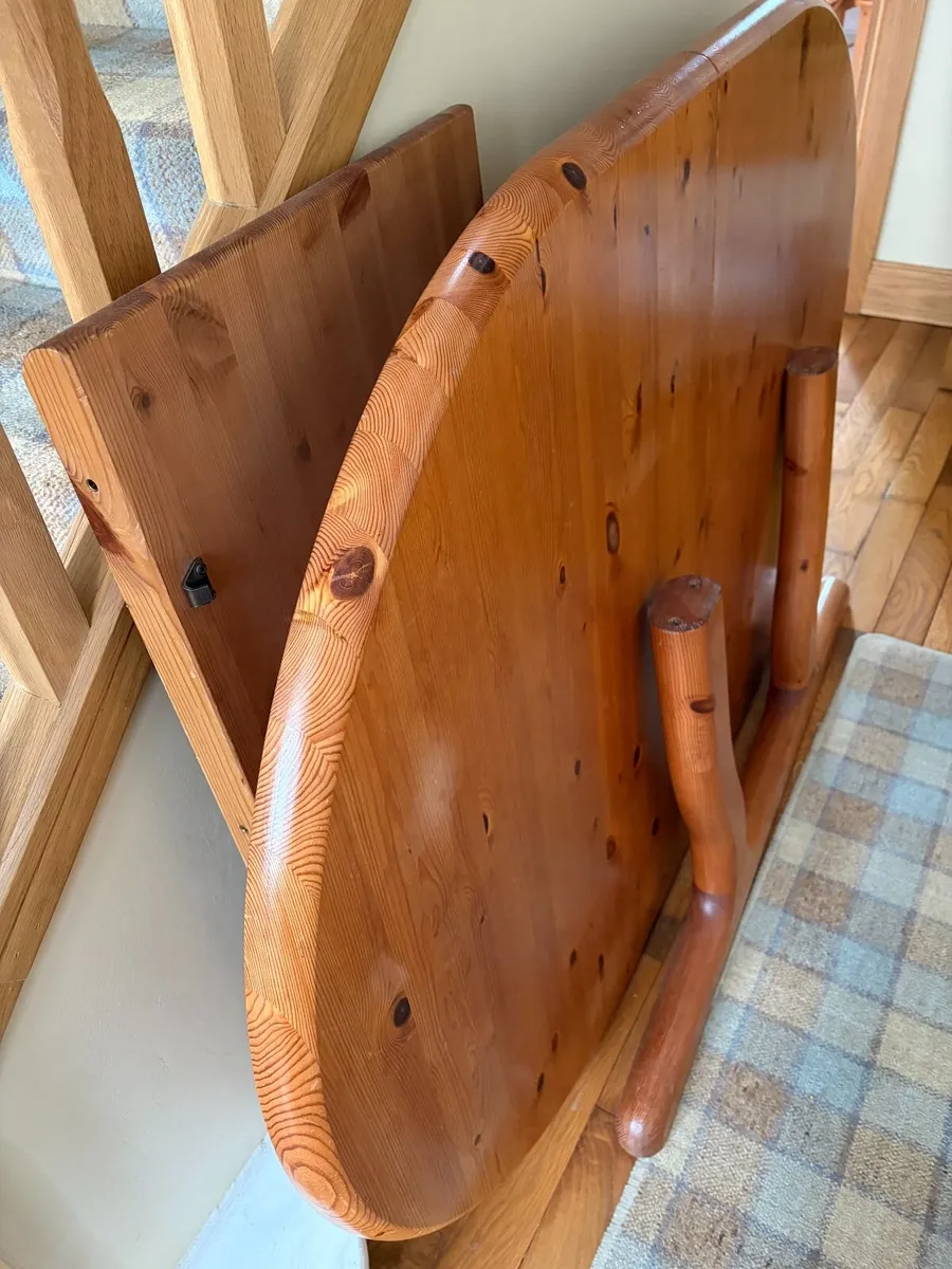 Dining room table - Image 2