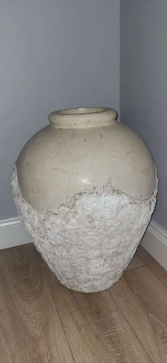 Vase - Image 1