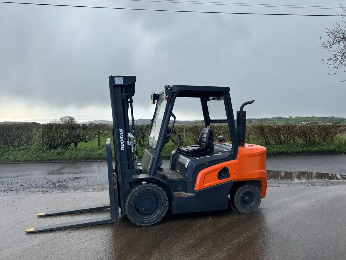 Doosan Forklift - Image 1