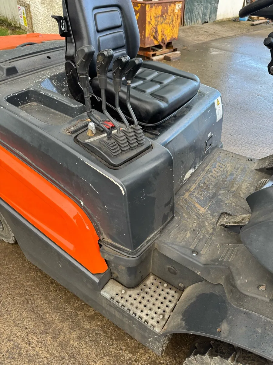 Doosan Forklift - Image 4