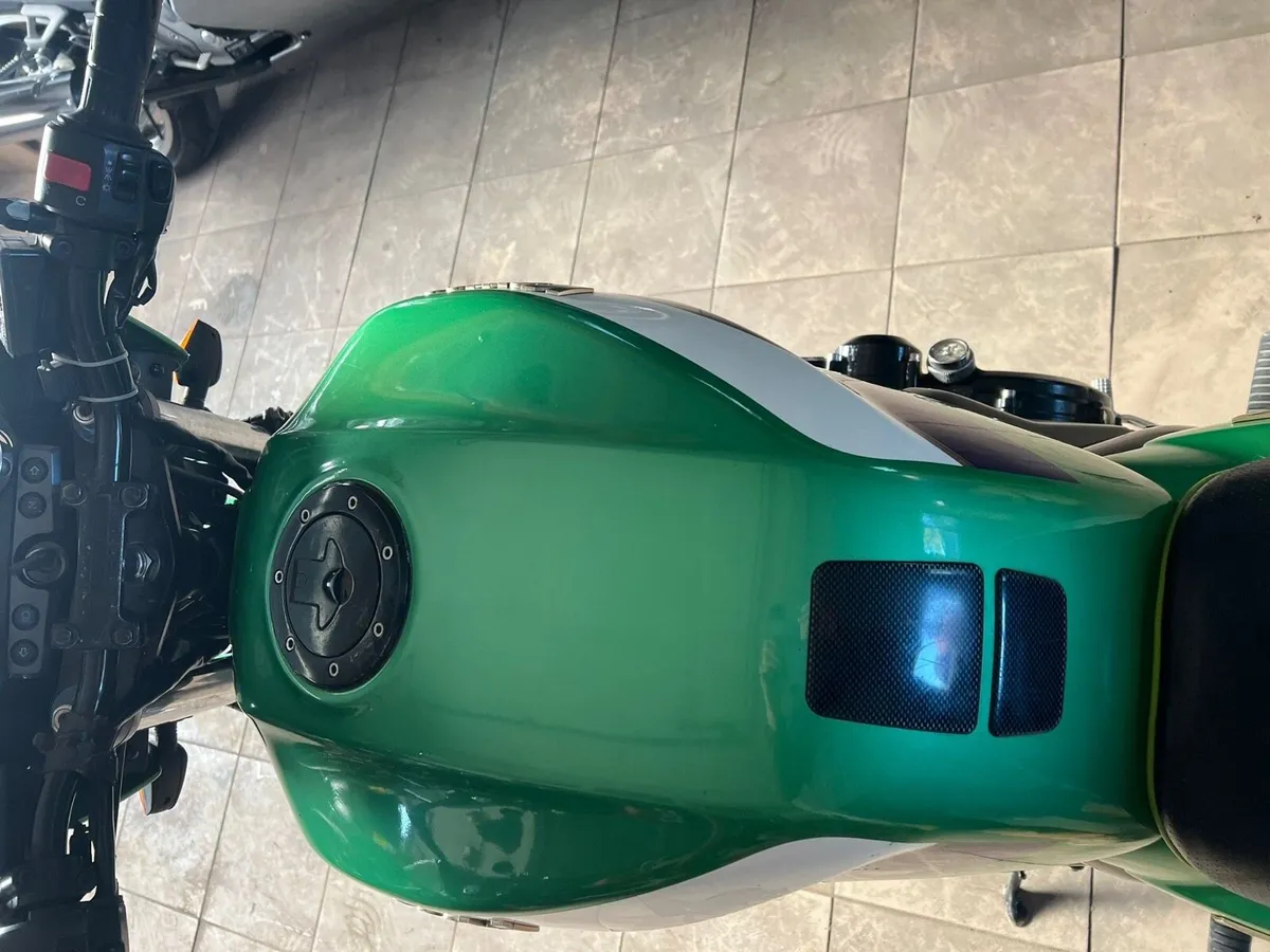 Kawasaki zrx1100 - Icon zephyr 1100 - Image 2