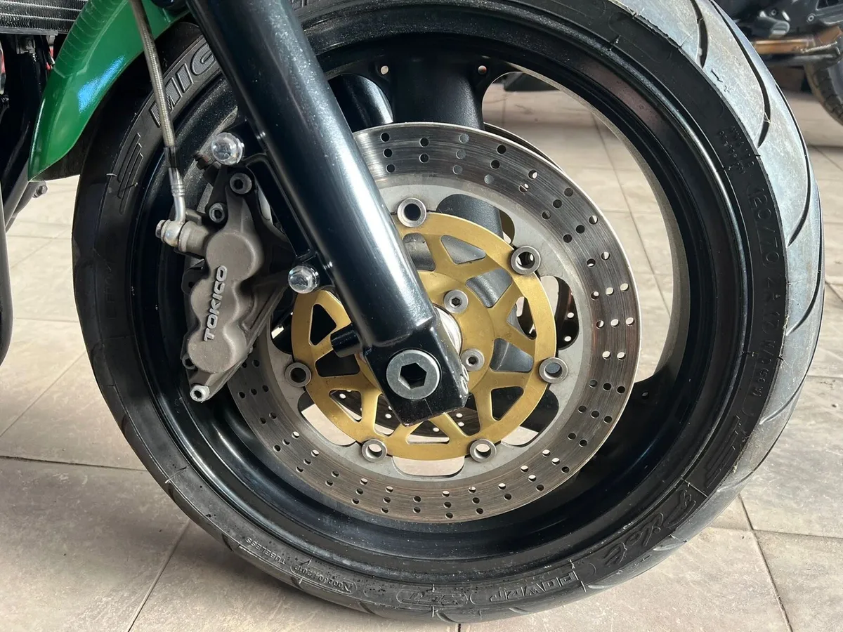 Kawasaki zrx1100 - Icon zephyr 1100 - Image 3