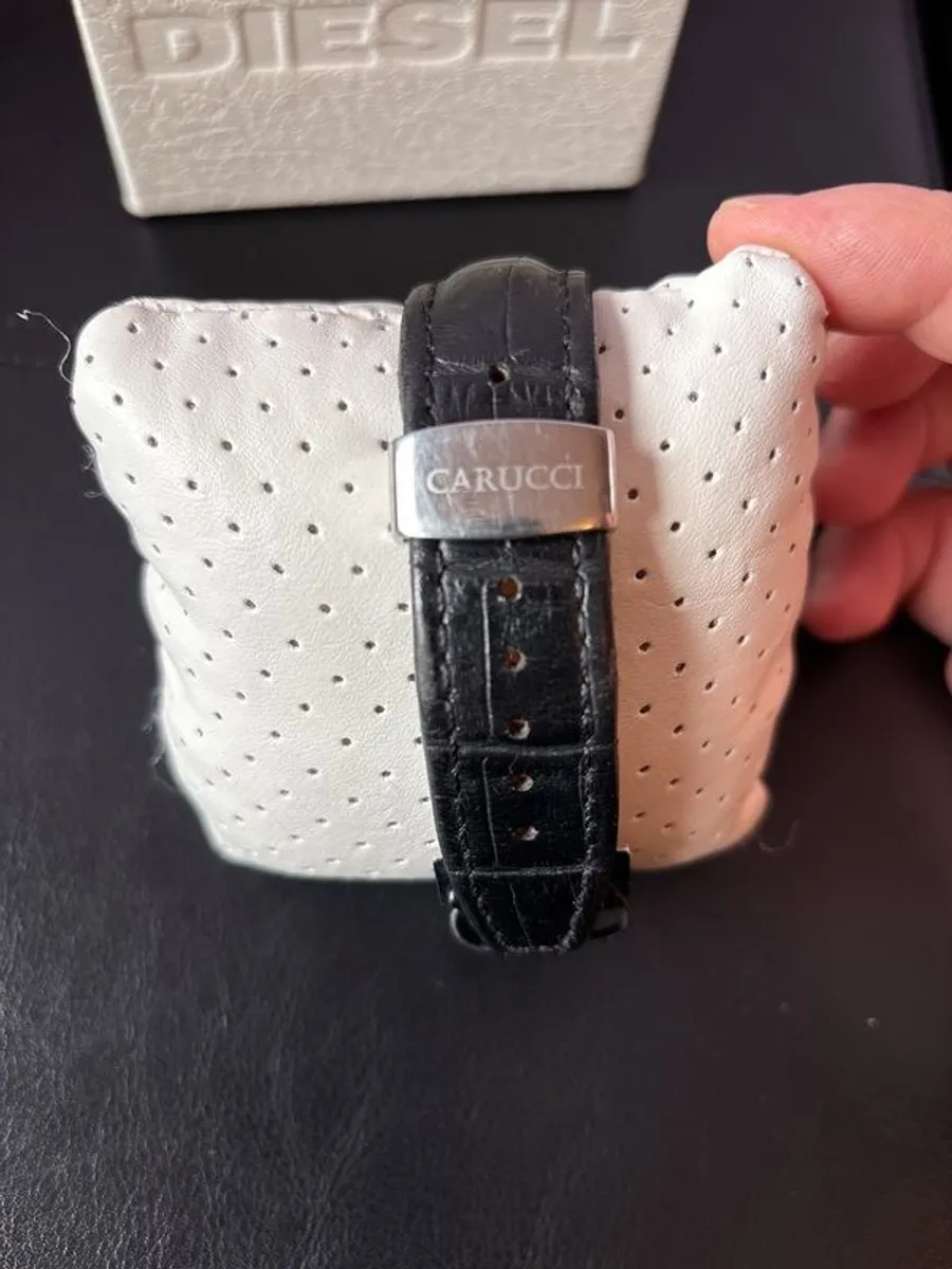 watch Caruso - Image 2