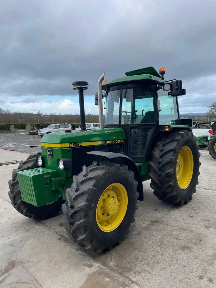 John Deere 2850 - Image 2