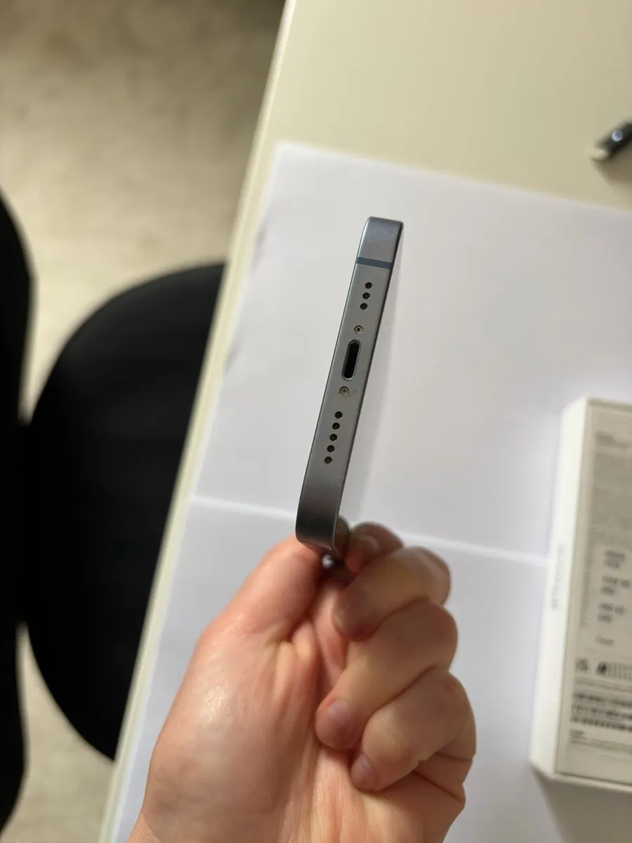 iPhone 14 128GB BLUE - Image 4