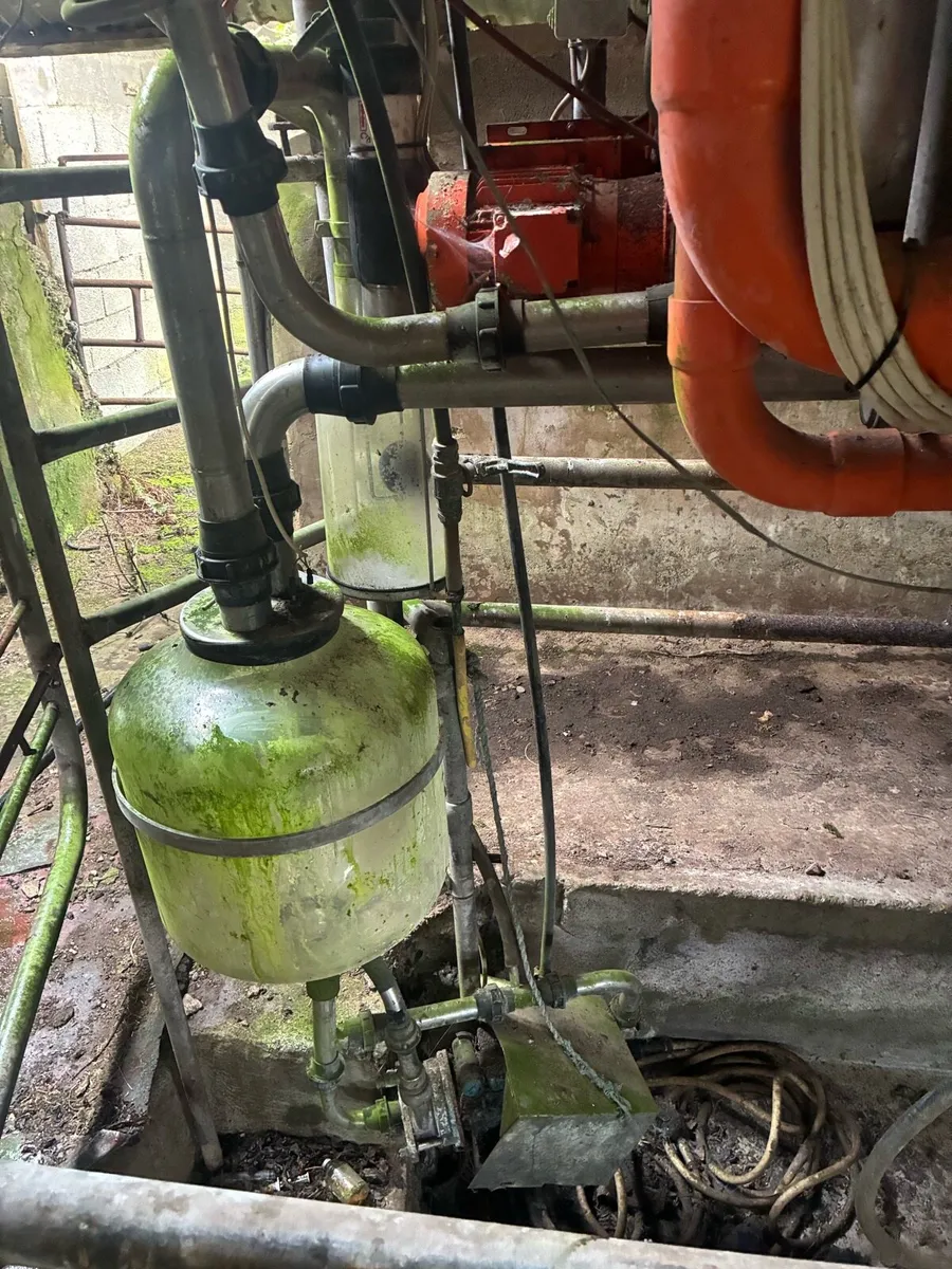 12 unit Gascoigne milking parlour - Image 2