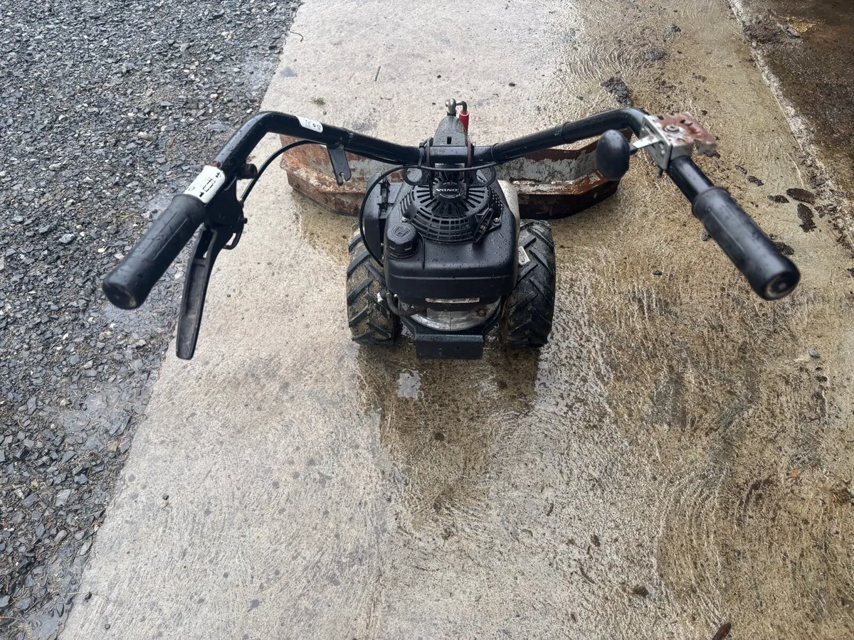 Honda petrol yard scraper - Image 4