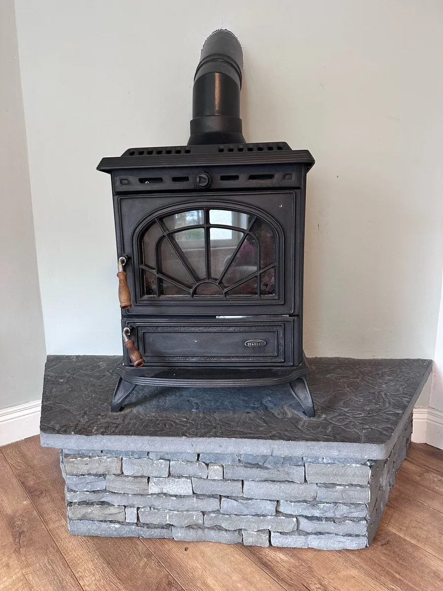 Stanley Stove - Image 1