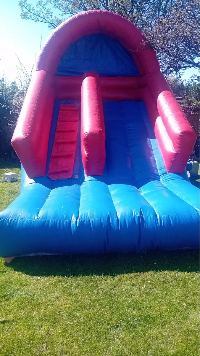 Inflatable slide
