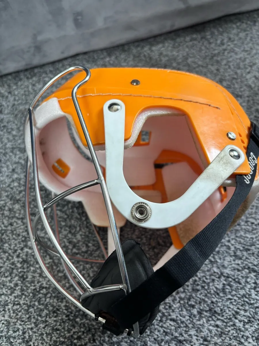 Gola helmet - Image 4