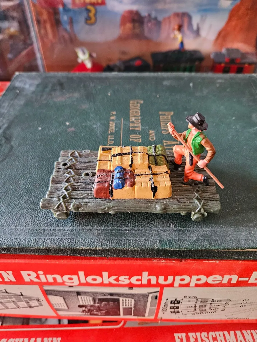 Vintage Britain's Wild West Raft - Image 2