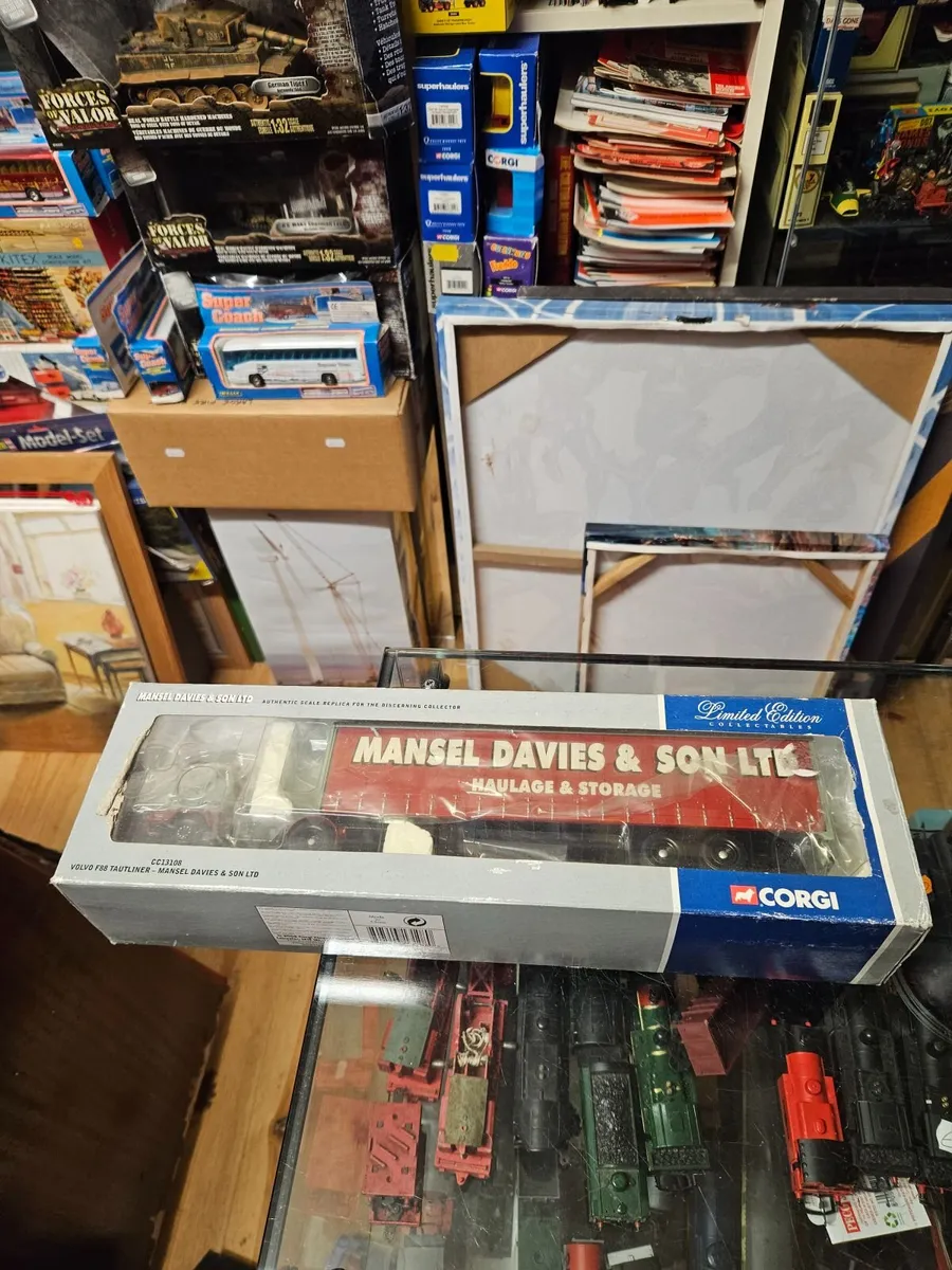 Corgi Volvo F88 Tractor Unit and Trailer 1.50 - Image 4