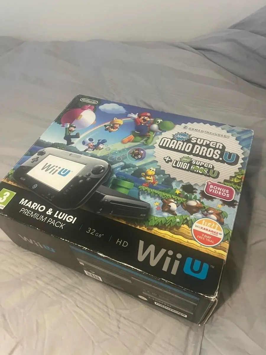 Wii U Bundle Mario & Luigi Premium pack Boxed + Games - Image 1
