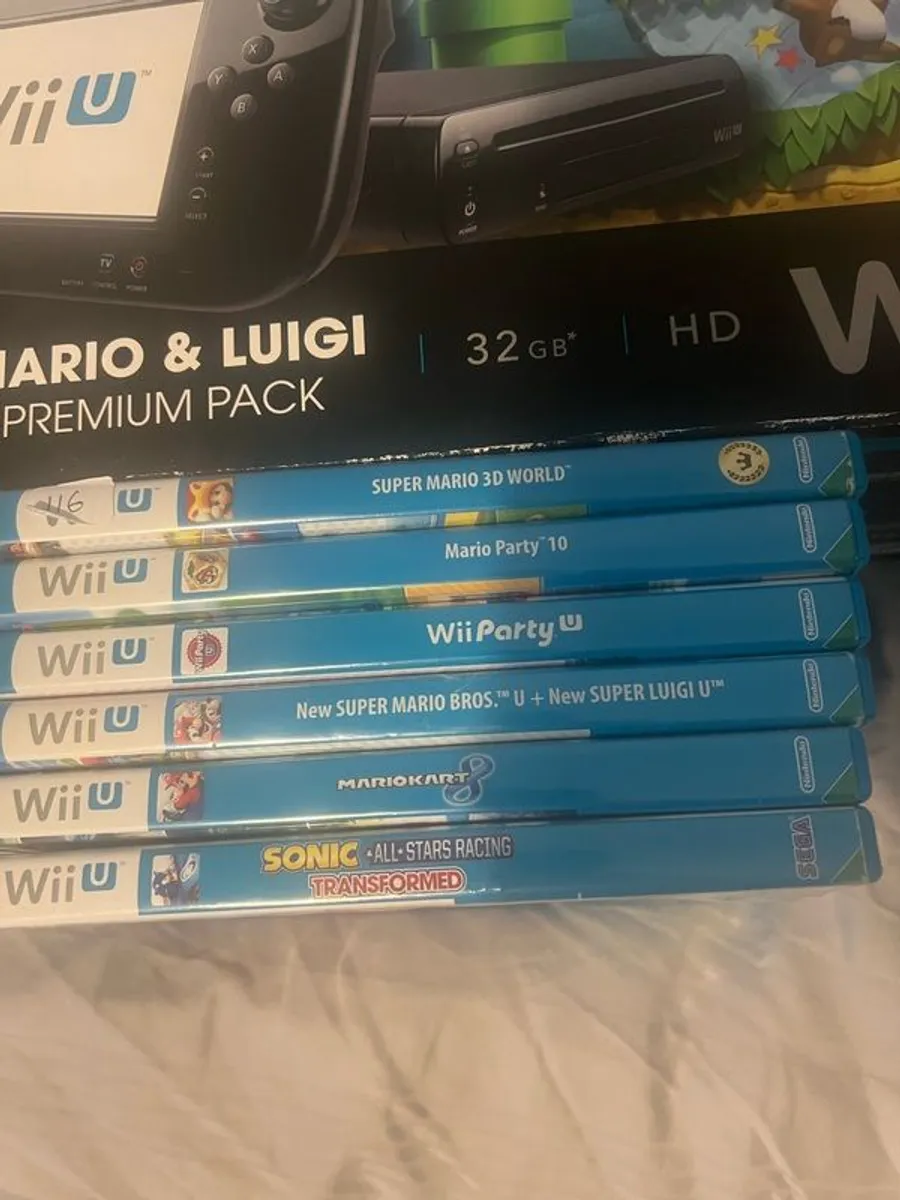 Wii U Bundle Mario & Luigi Premium pack Boxed + Games - Image 3