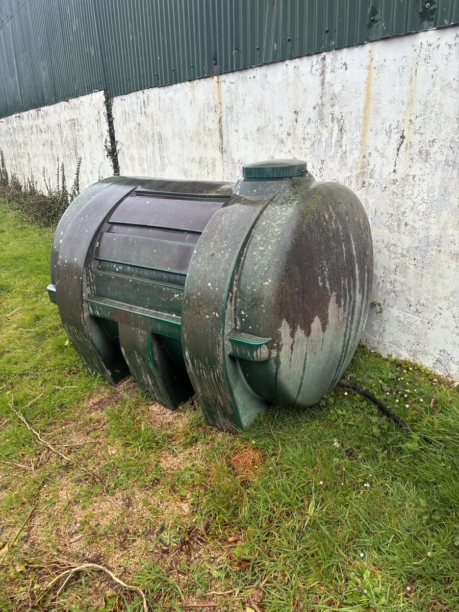 Oil tanks - Image 1