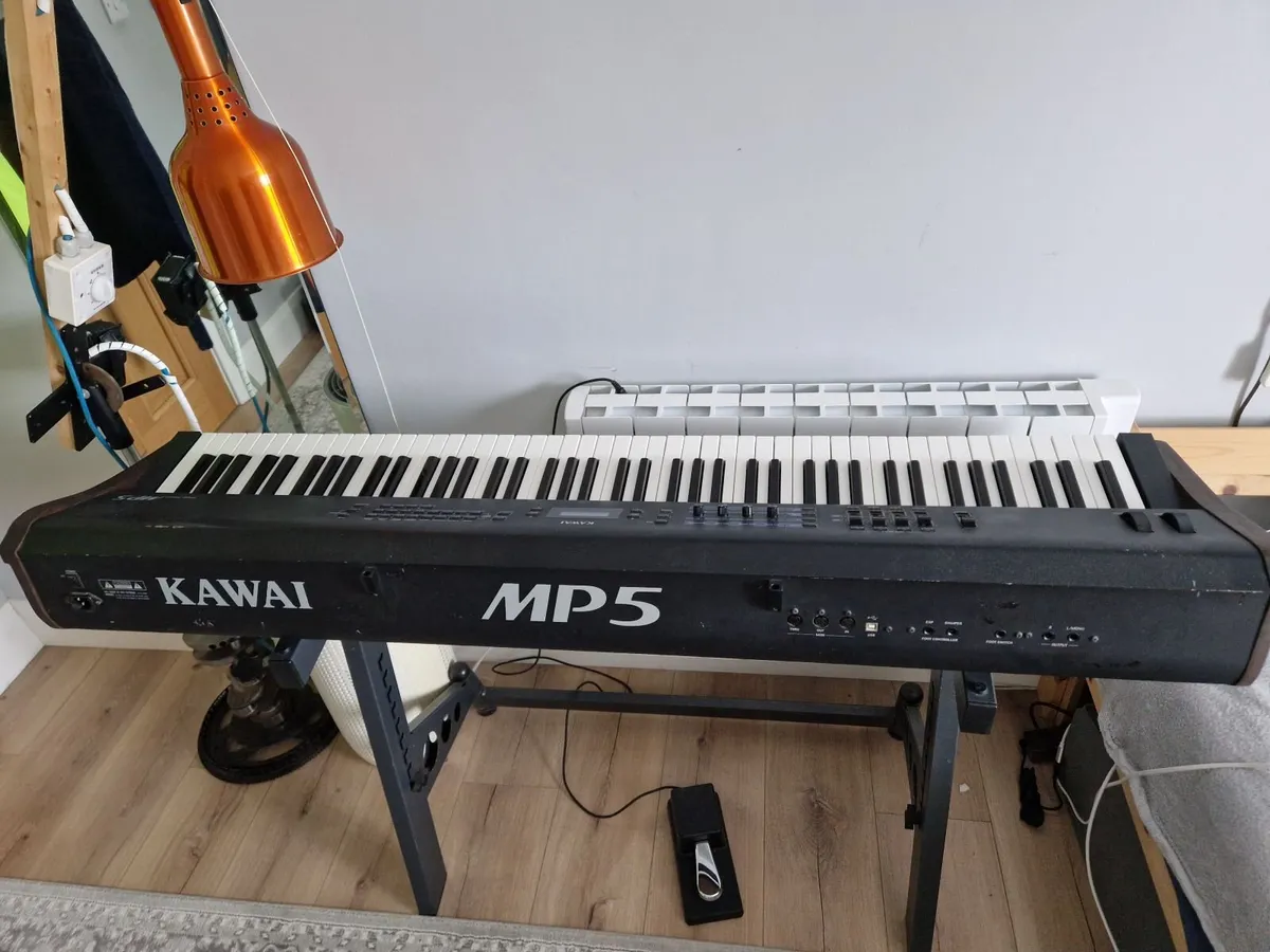 KAWI  MP 5 Stage piano - Image 3