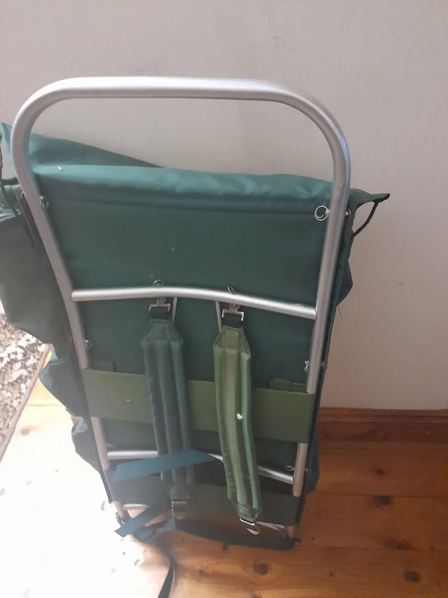 Hiking  back pack - Image 1