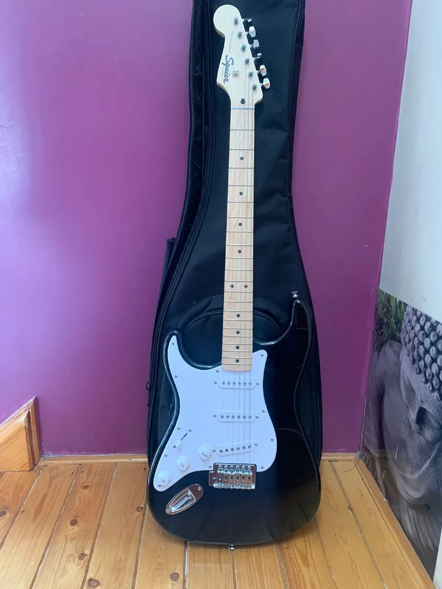 Electric guitar - Image 1