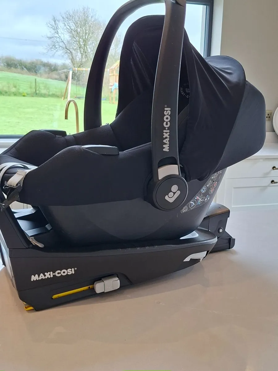 Baby car seat - Image 1
