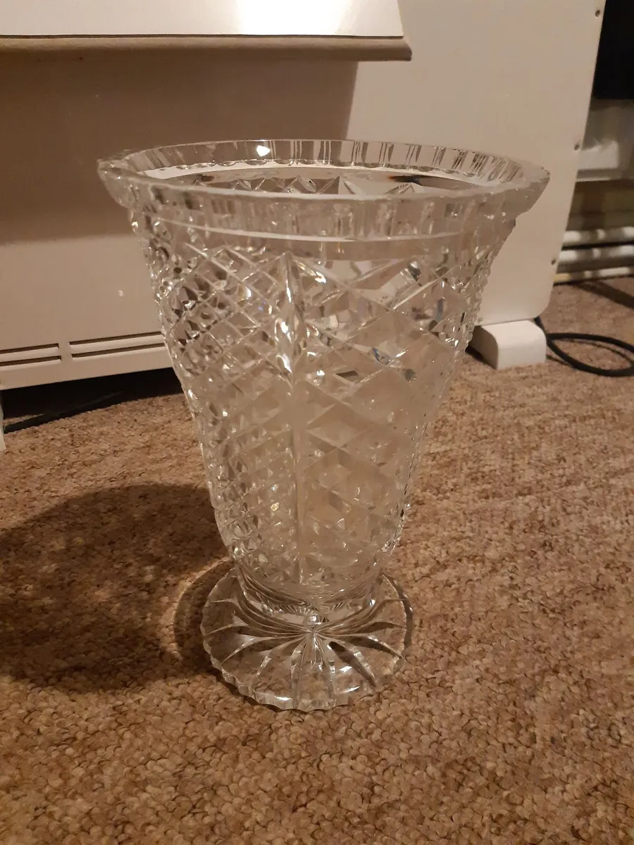 Crystal Vase - Image 2