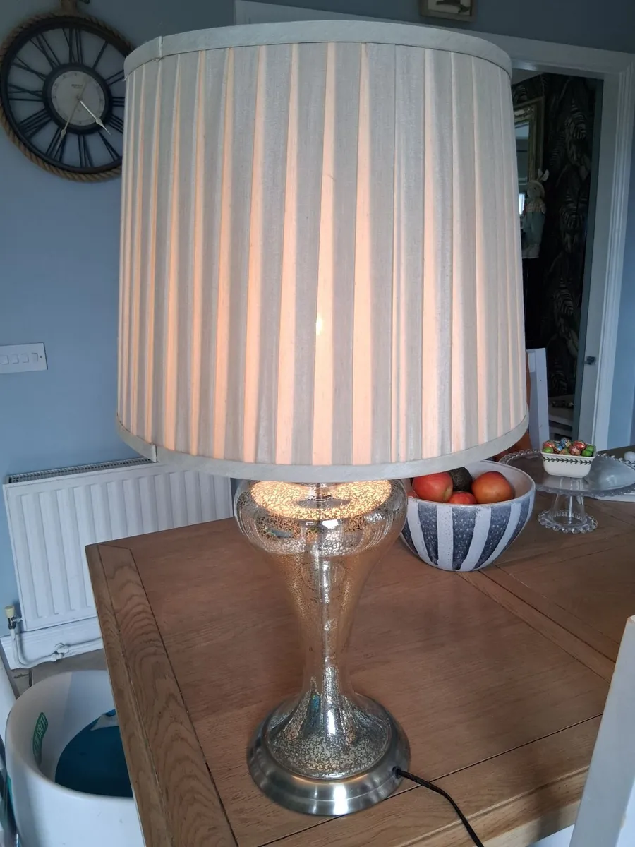 Large lamp - Image 1