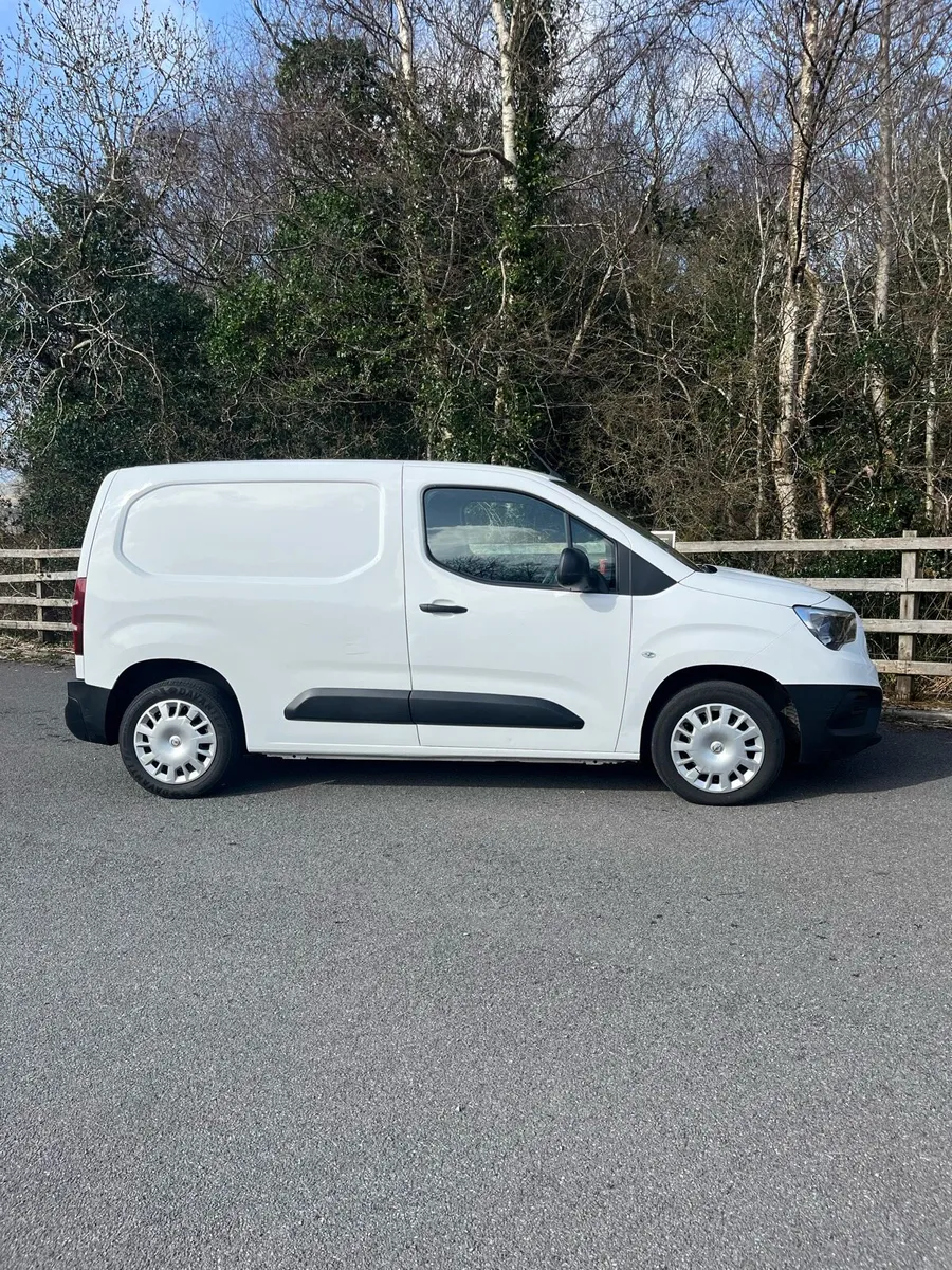 2022 Opel combo - Image 2