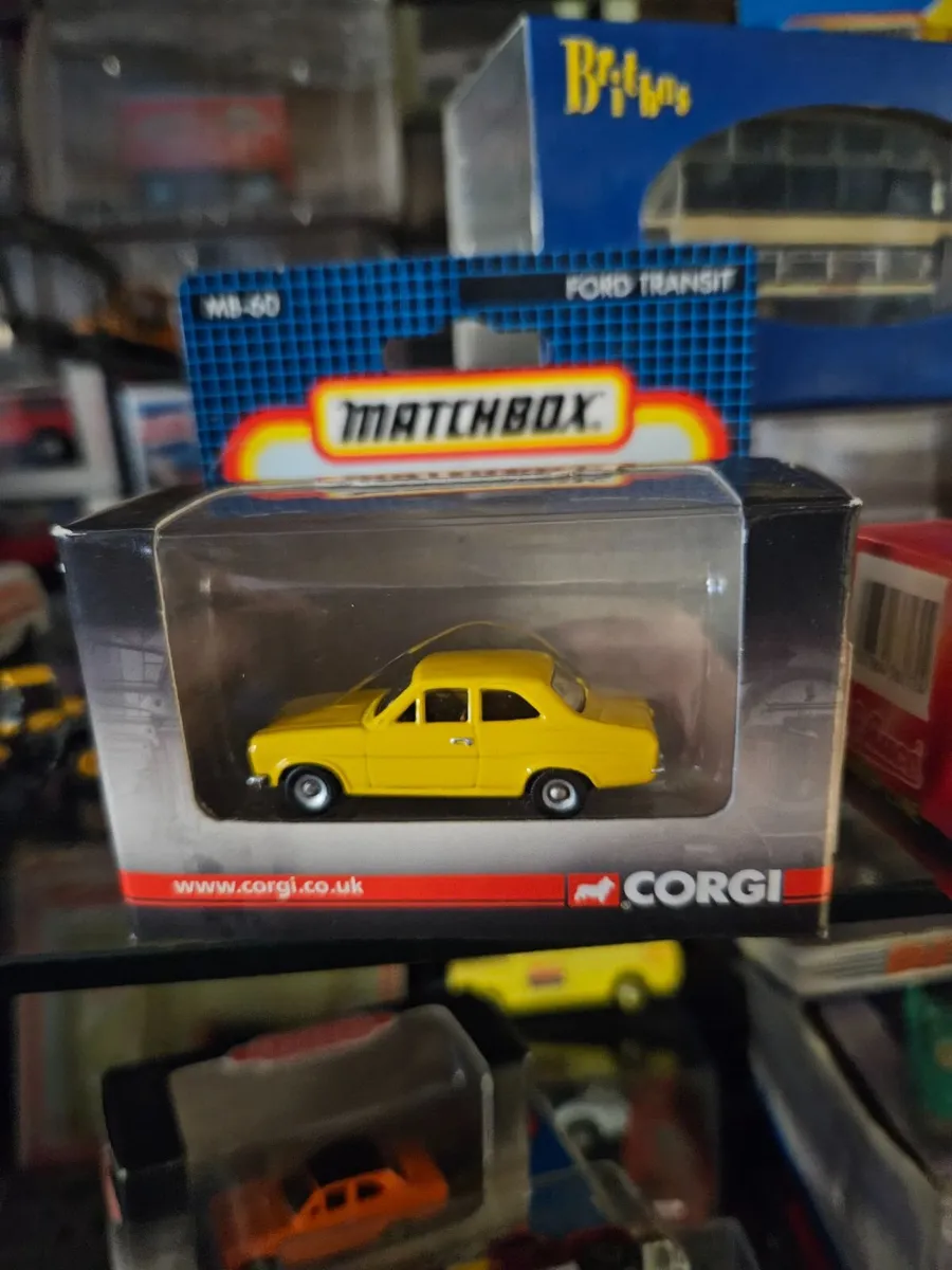Corgi Trackside Ford Escort MKI