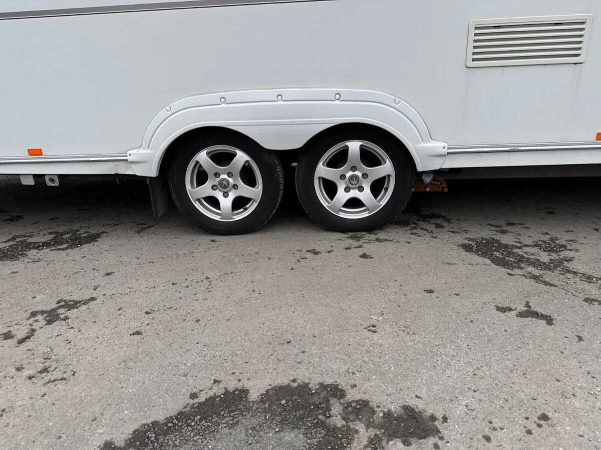 ✨STUNNING SWIFT CHARISMA 6 BERTH✨ - Image 3