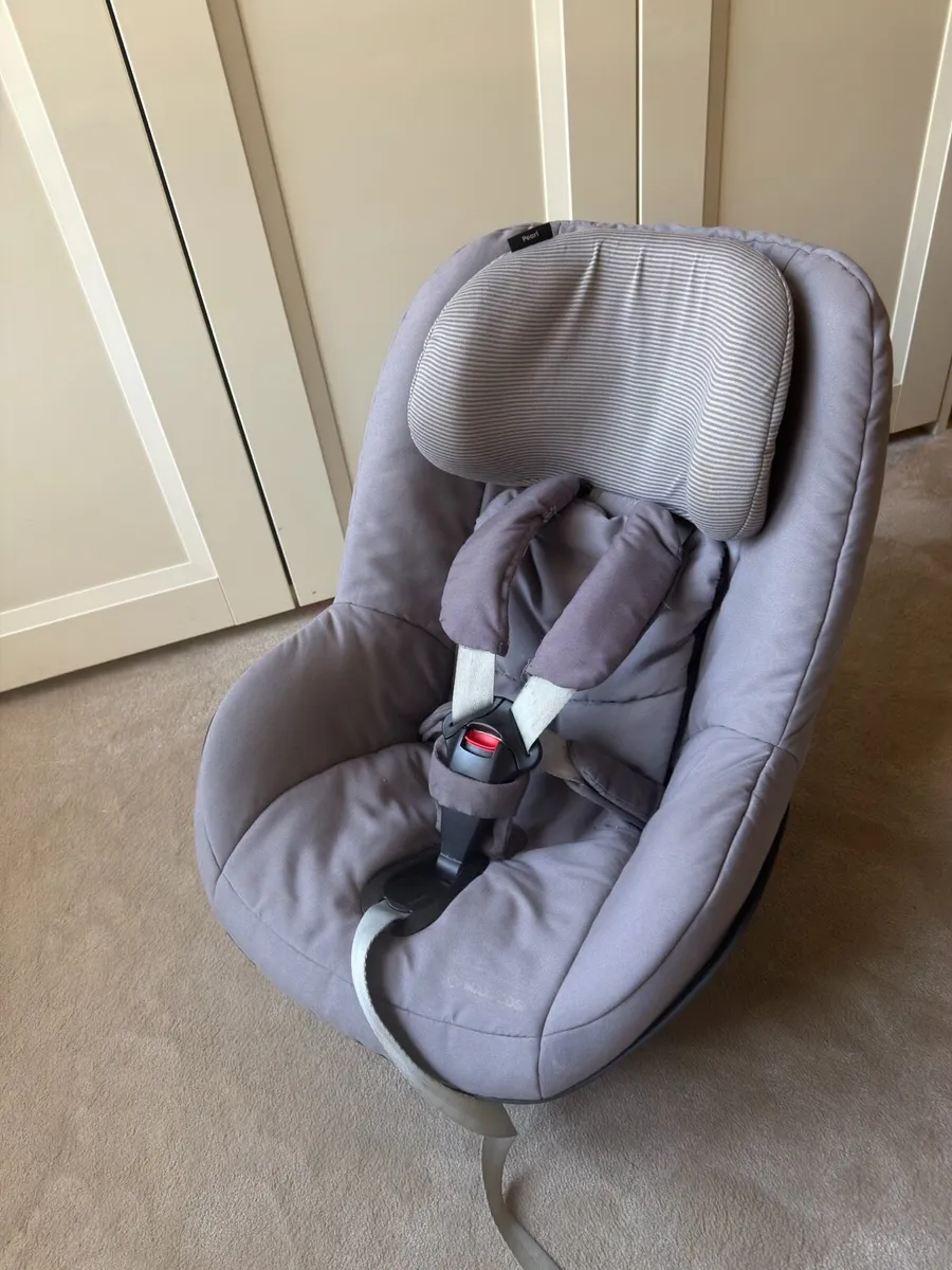 Maxi Cosi Car Seat for FREE - Image 1