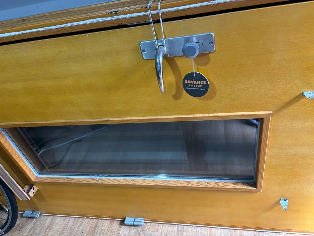 Front/back door with frame - Image 2