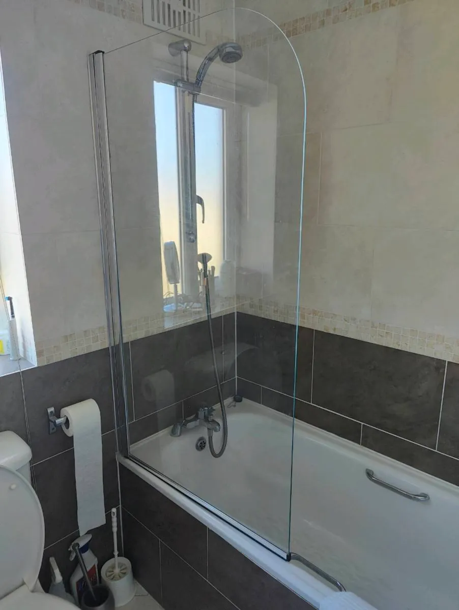 Bathroom Suite incl white steel Bath - Image 2