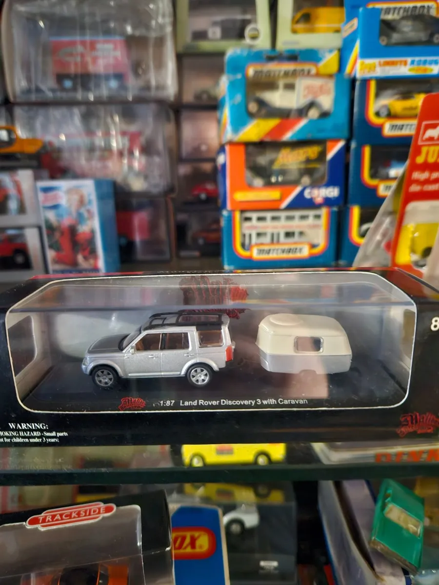 Corgi Landrover Discovery and Caravan