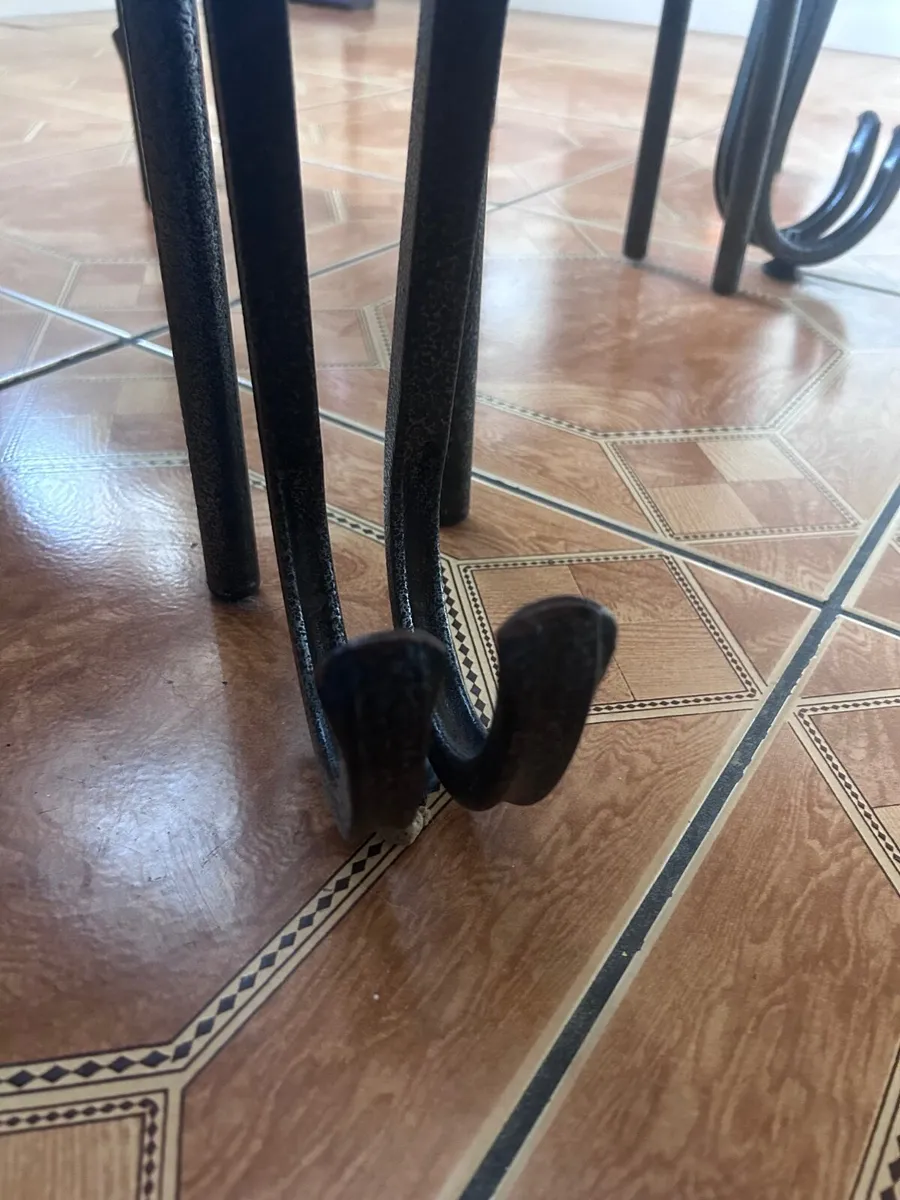 Dining table and chairs - Image 3