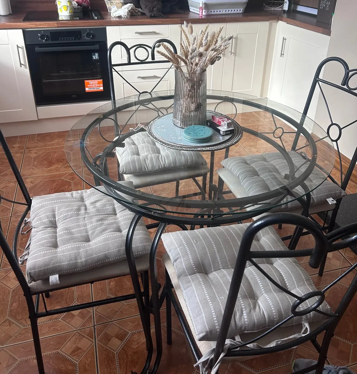 Dining table and chairs - Image 4