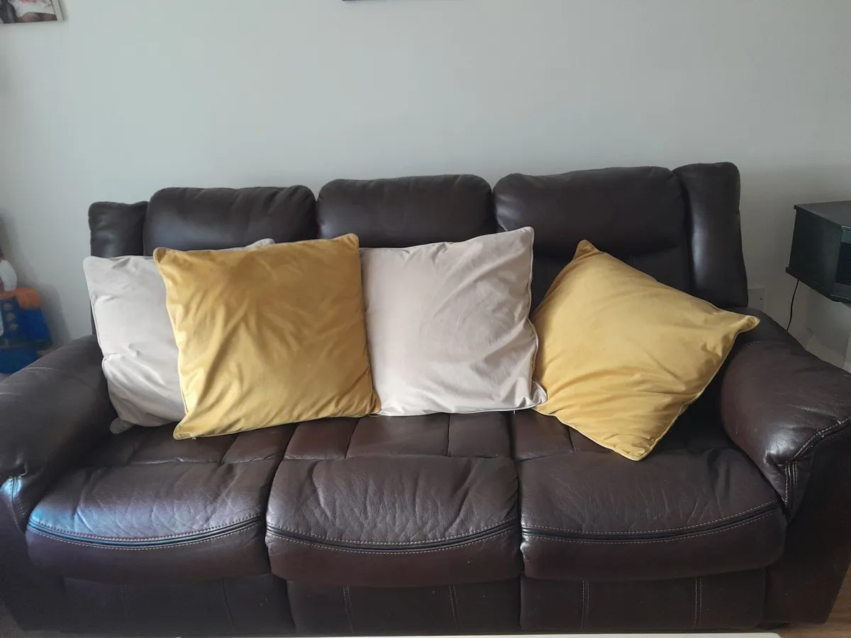 Leather 3 seaters - Image 1