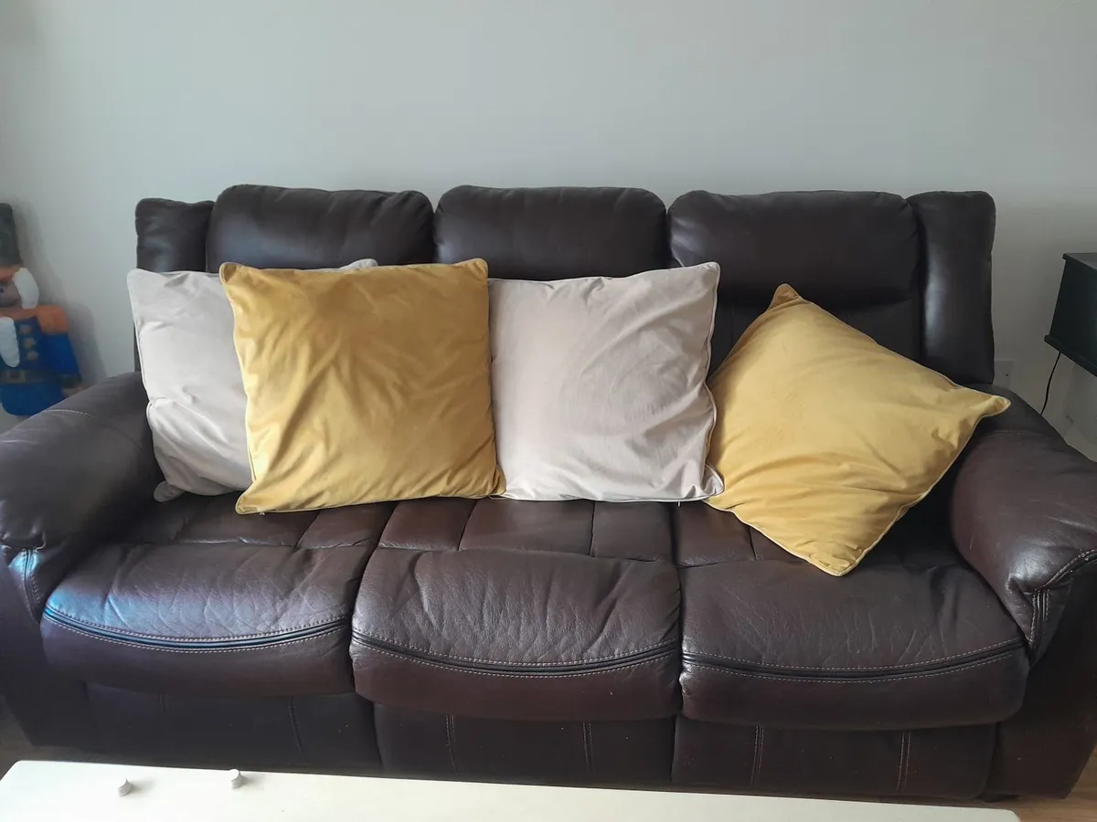 Leather 3 seaters - Image 2