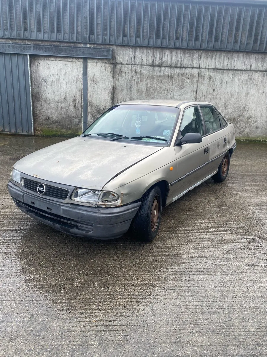 Opel Astra - Image 1