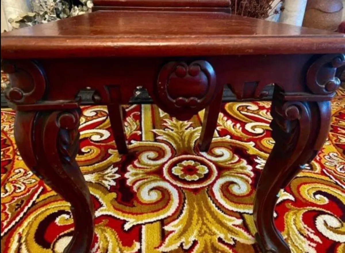 Mahogany Shield back Hall chair - Image 2