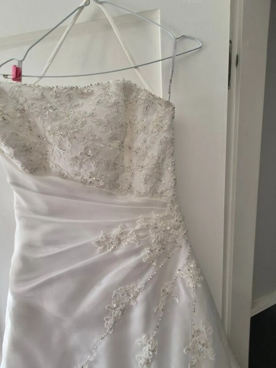 Wedding dress size 10 - Image 2