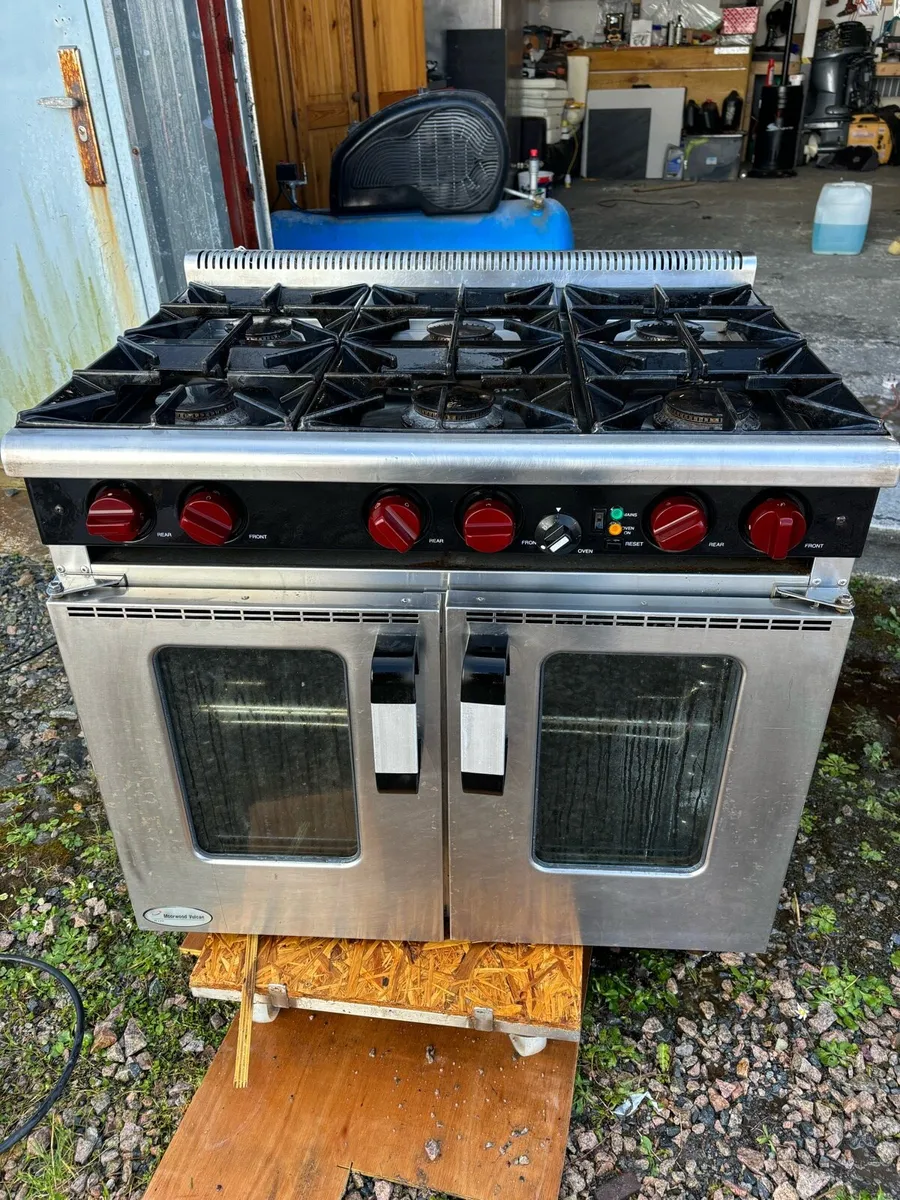 Commercial gas cooker - Image 1