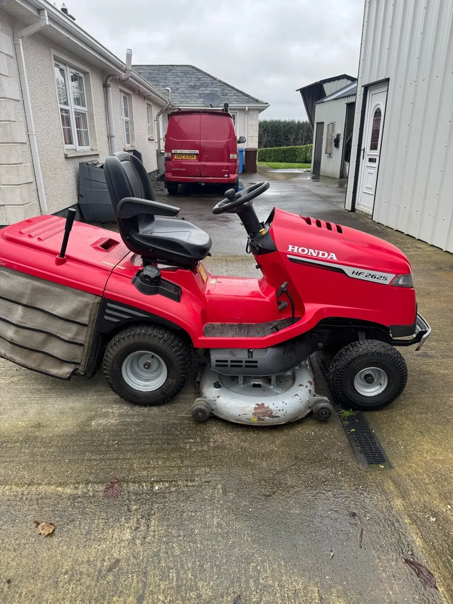 48 inch tractor lawnmower - Image 1