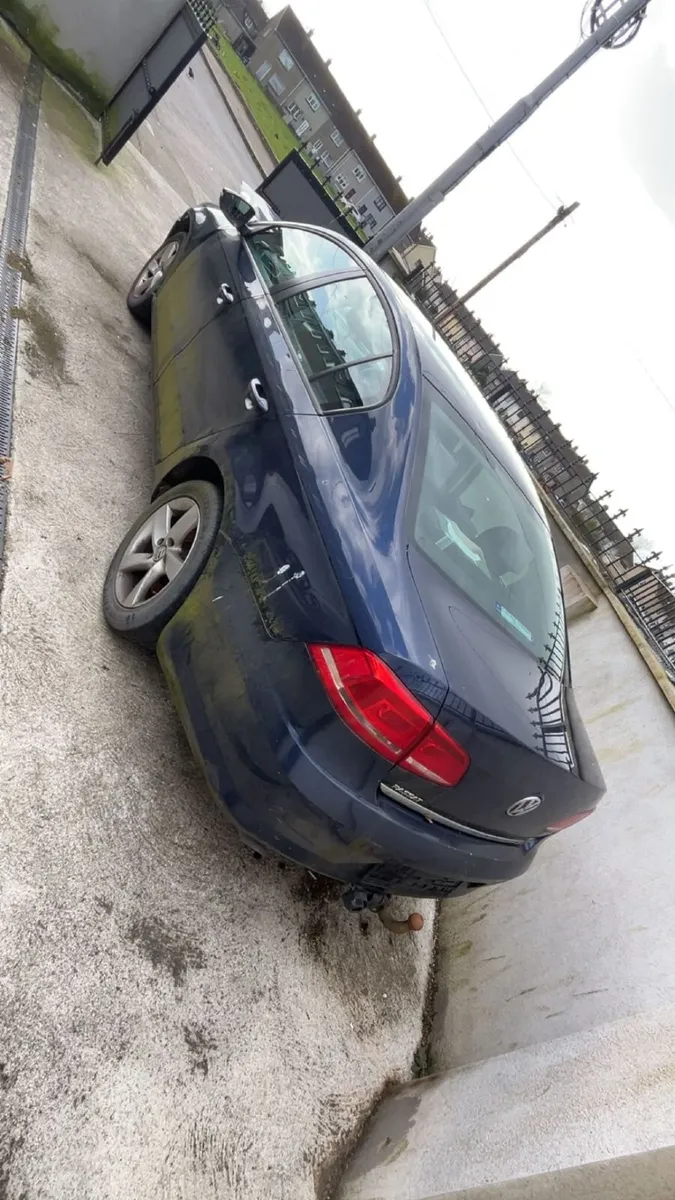 131 Volkswagen Passat - Image 2