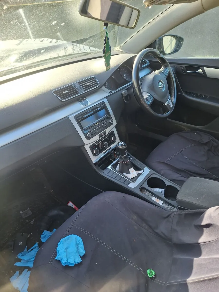 131 Volkswagen Passat - Image 4