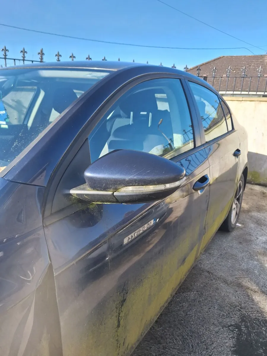 131 Volkswagen Passat - Image 3