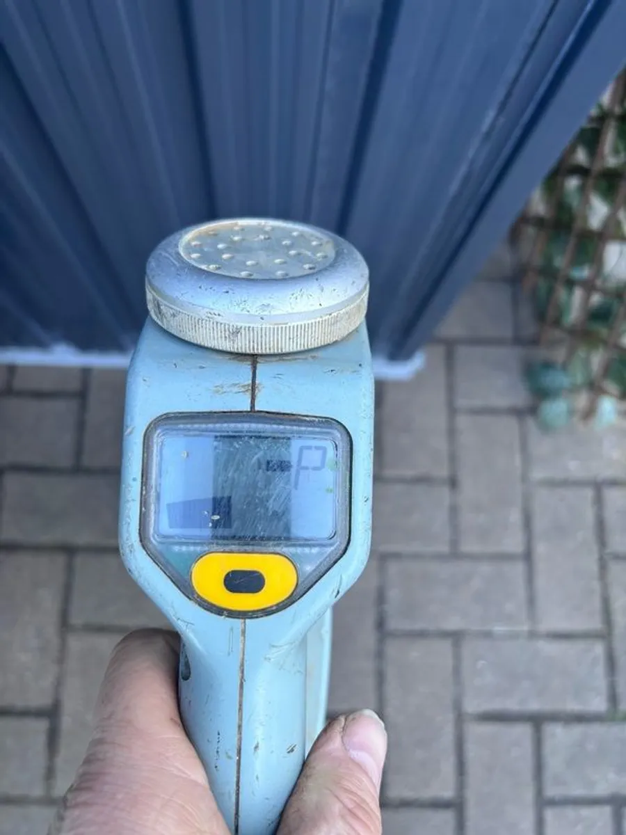 CAT 4 Radio detector - Image 2