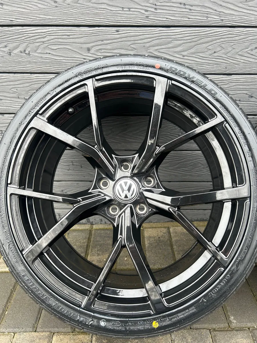 19” NEW VOLKSWAGEN ESTROIL ALLOY WHEELS & TYRES - Image 3