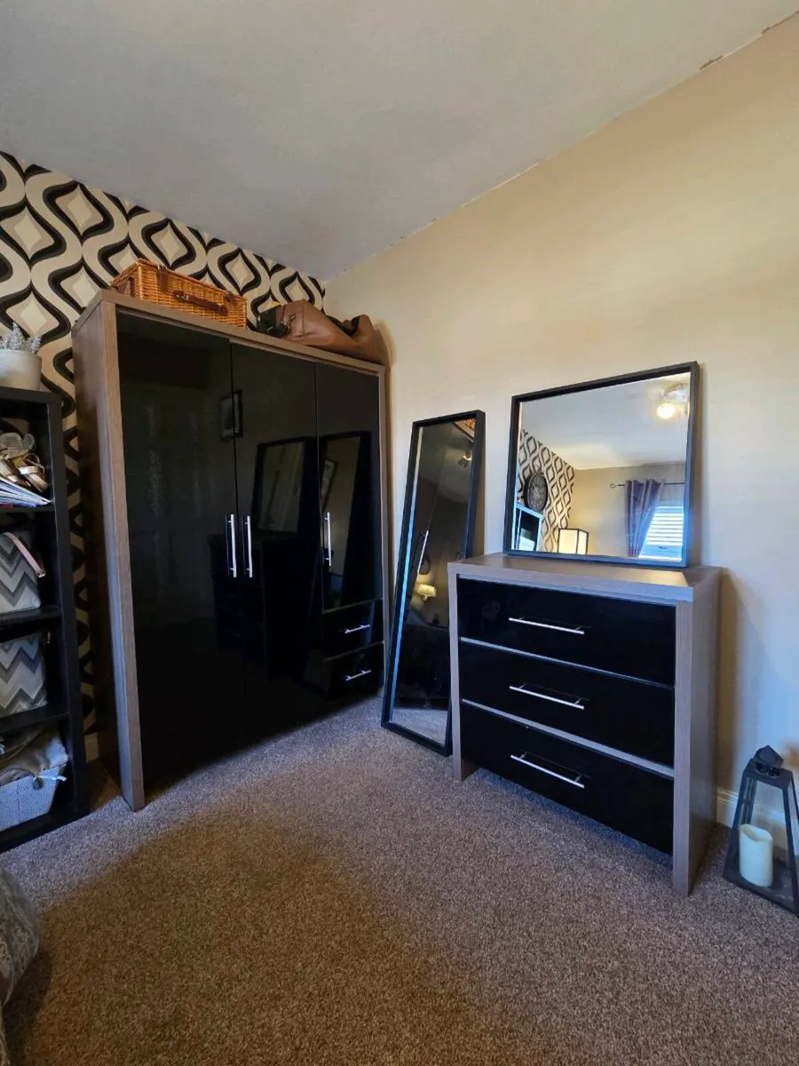 Modern Matching Bedroom Set – Excellent Condition - Image 2