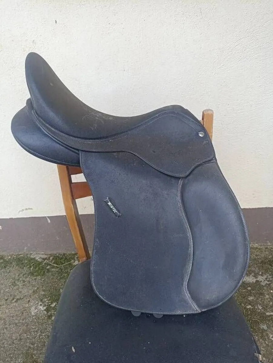 Wintec Saddles - Image 1